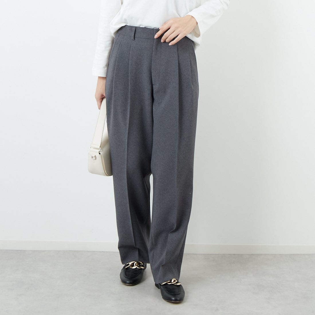 THE SHINZONE [ザ シンゾーン] クライスラーパンツ [21AMSPA01] 06 GRAY &&モデル身長：162cm 着用サイズ：PO&&