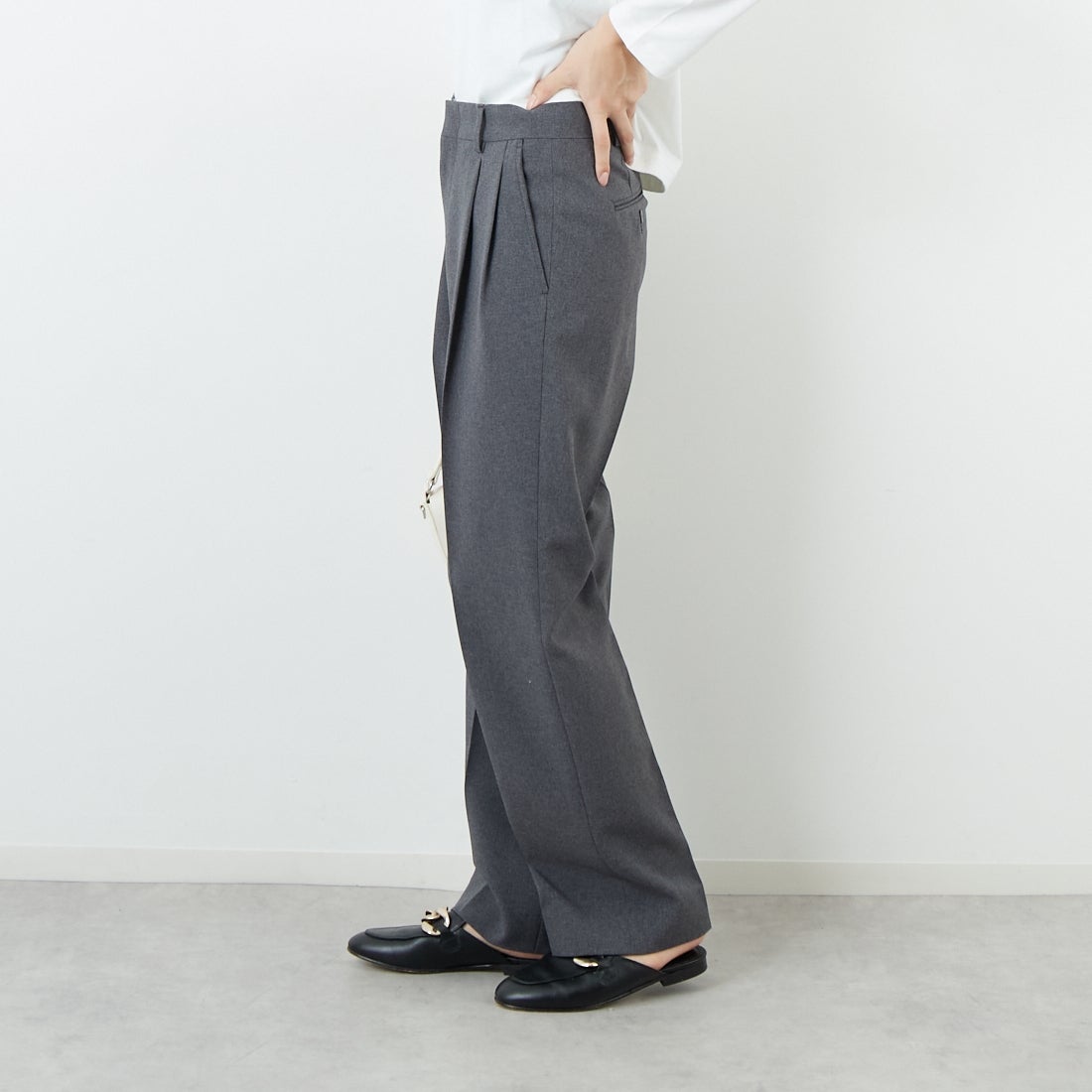 THE SHINZONE [ザ シンゾーン] クライスラーパンツ [21AMSPA01] 06 GRAY &&モデル身長：162cm 着用サイズ：PO&&