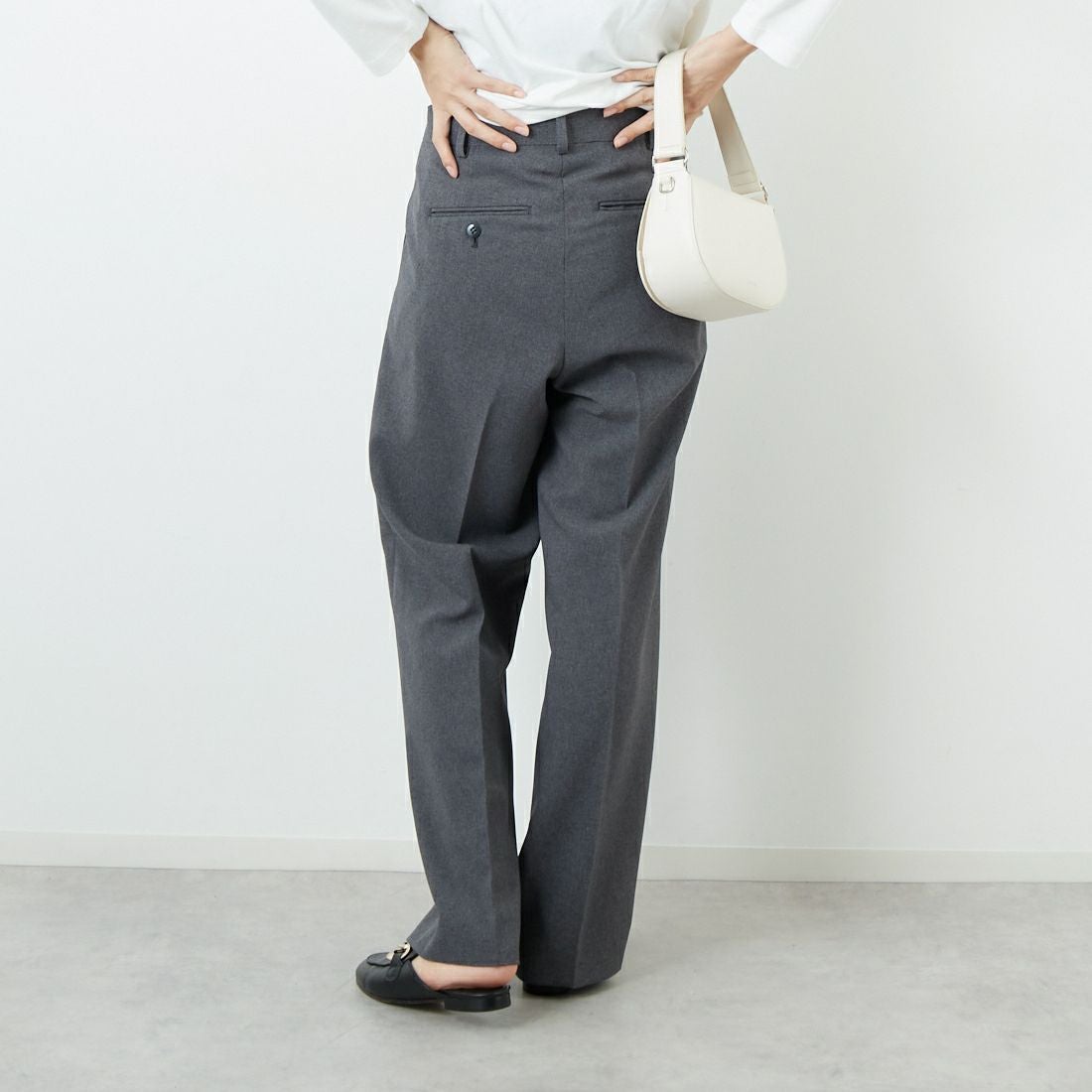 THE SHINZONE [ザ シンゾーン] クライスラーパンツ [21AMSPA01] 06 GRAY &&モデル身長：162cm 着用サイズ：PO&&