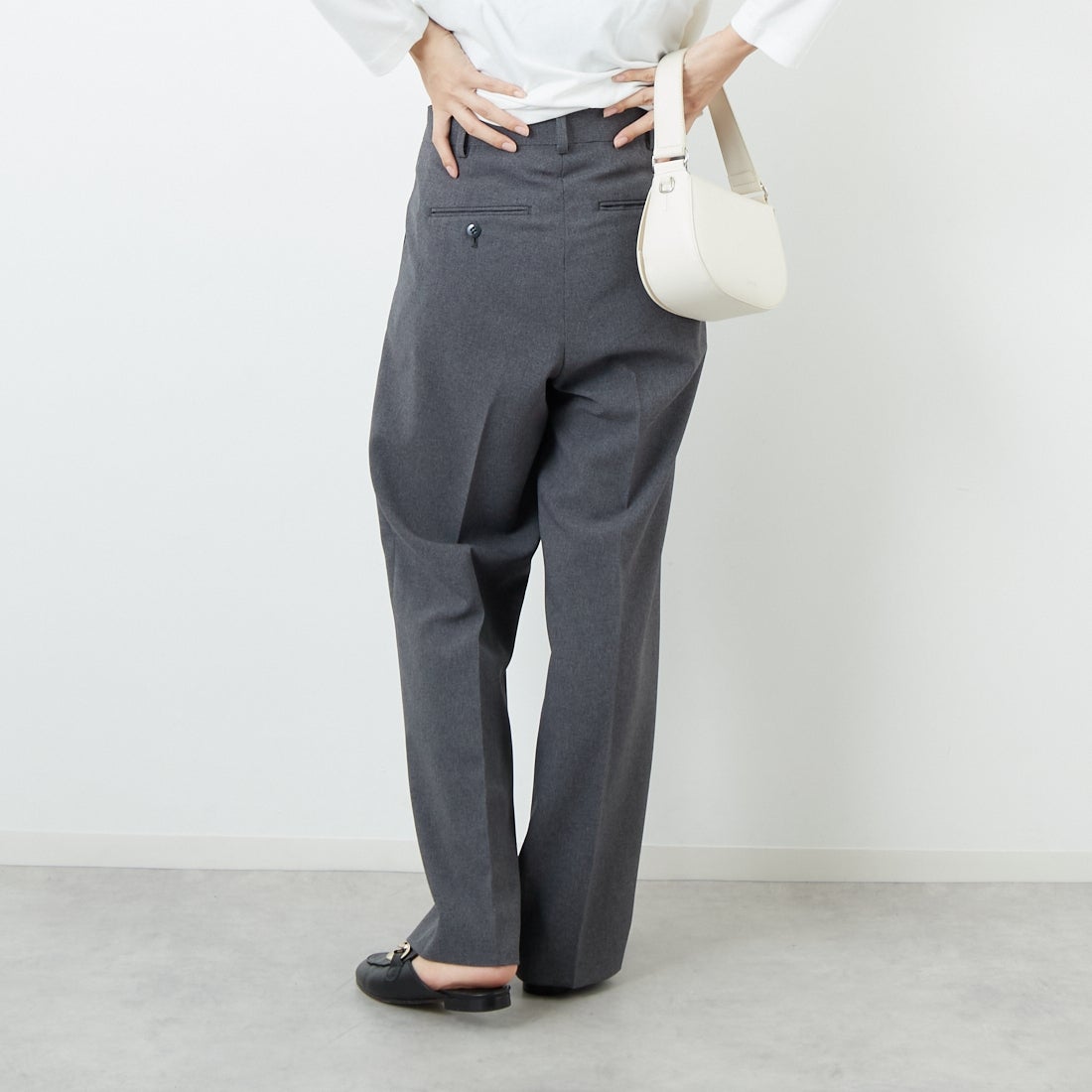 THE SHINZONE [ザ シンゾーン] クライスラーパンツ [21AMSPA01] 06 GRAY &&モデル身長：162cm 着用サイズ：PO&&