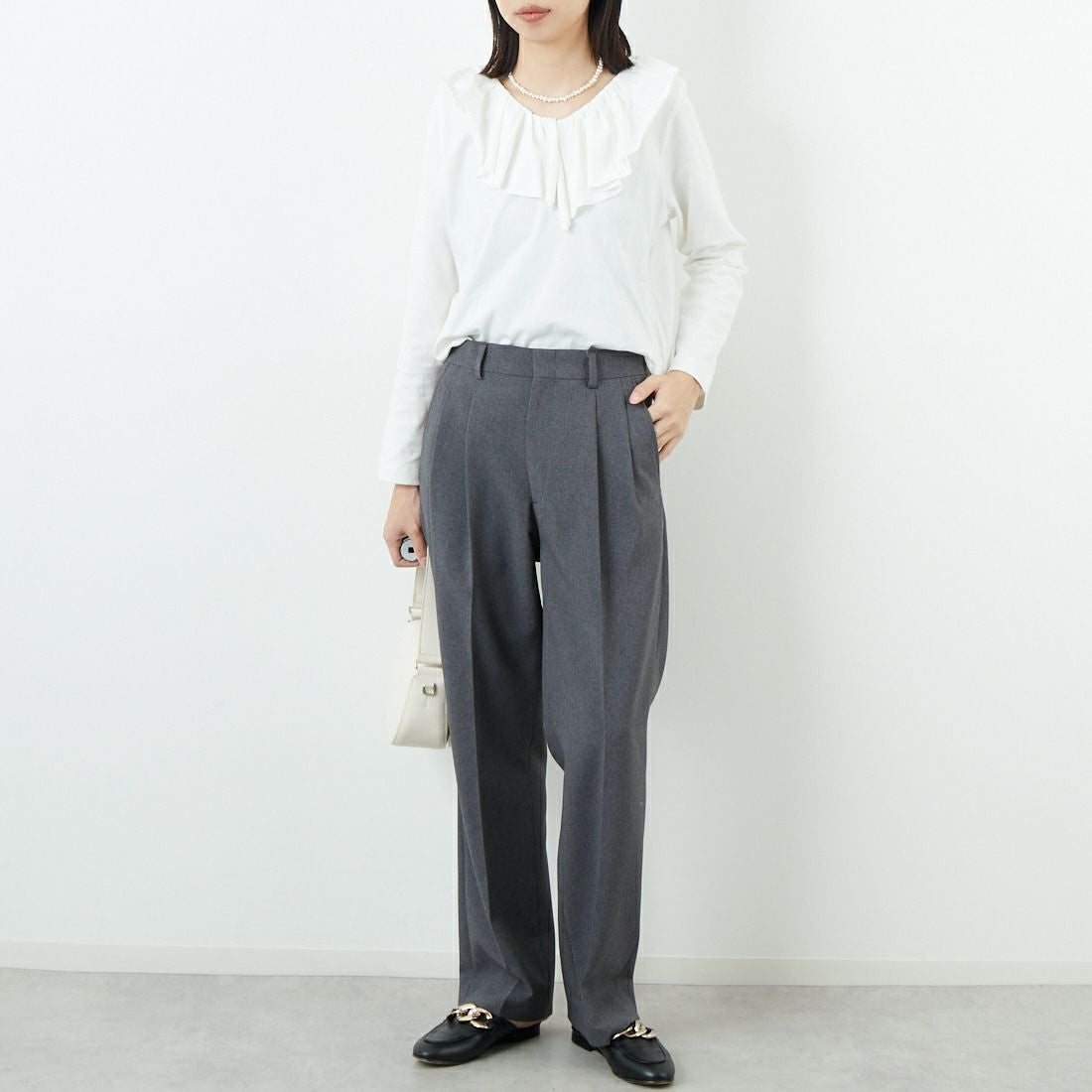 THE SHINZONE [ザ シンゾーン] クライスラーパンツ [21AMSPA01] 06 GRAY &&モデル身長：162cm 着用サイズ：PO&&