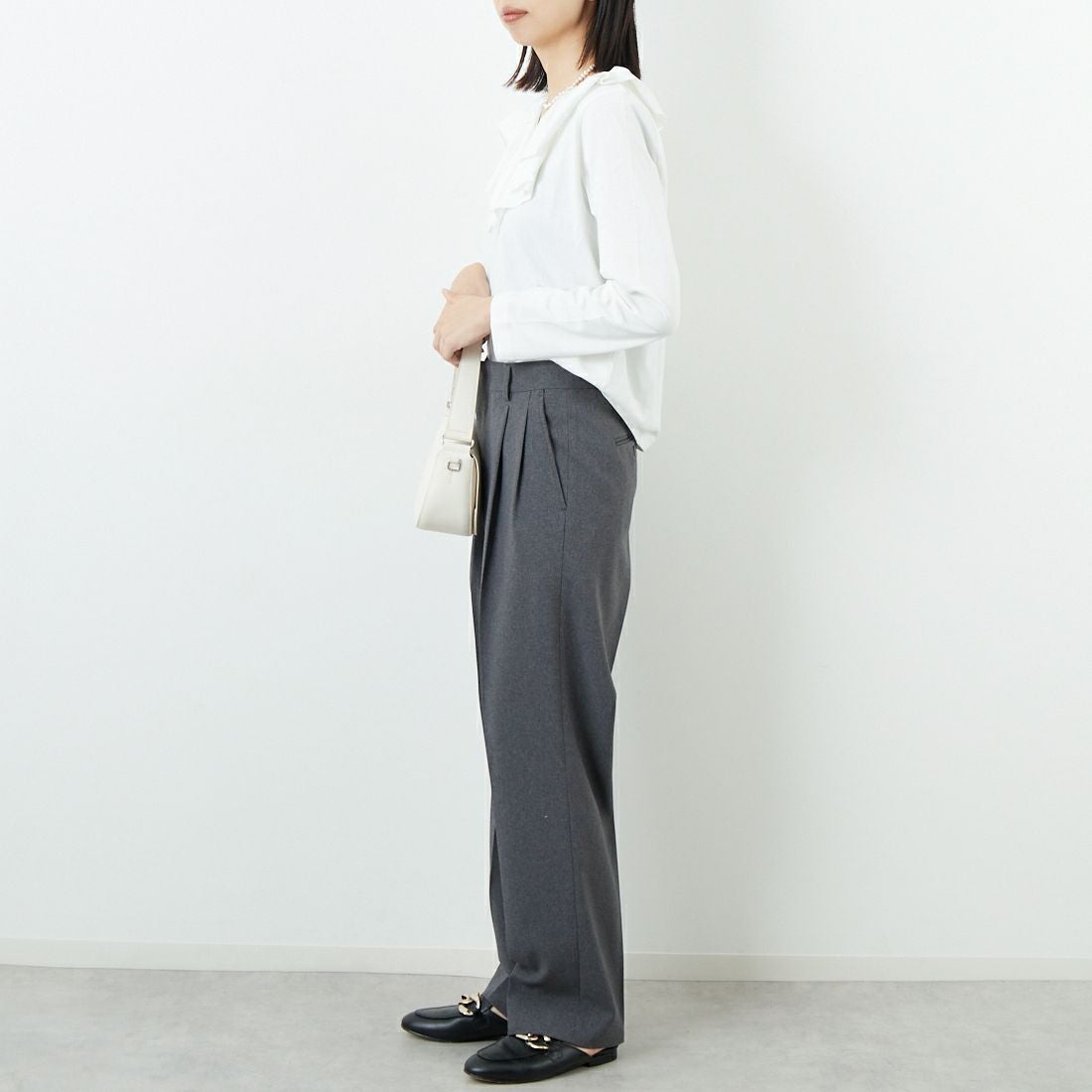 THE SHINZONE [ザ シンゾーン] クライスラーパンツ [21AMSPA01] 06 GRAY &&モデル身長：162cm 着用サイズ：PO&&