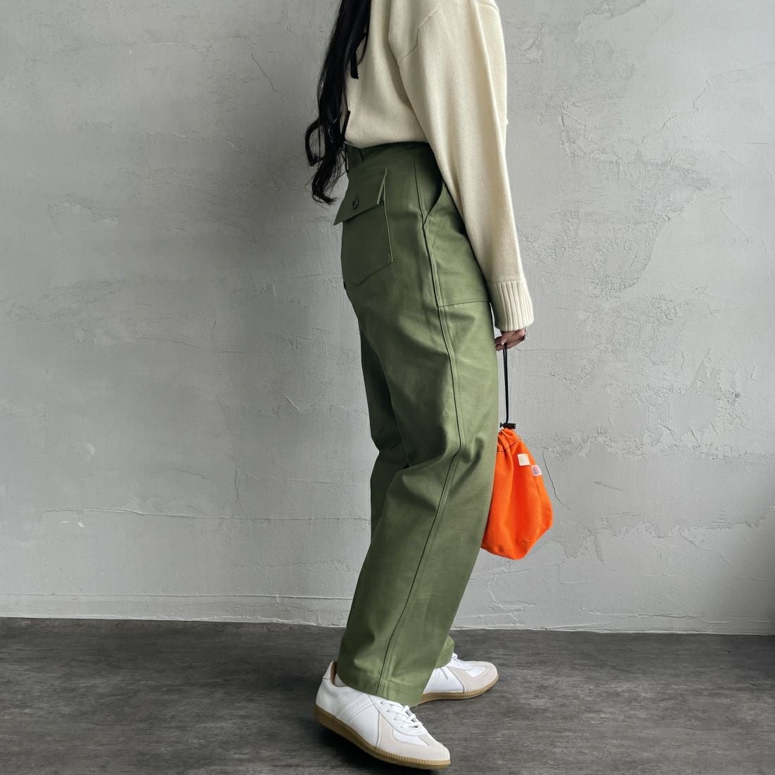 THE SHINZONE [ザ シンゾーン] ベイカーパンツ [15AMSPA18] 62 KHAKI&&モデル身長：156cm 着用サイズ：36&&