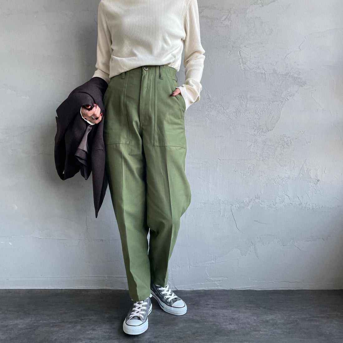 THE SHINZONE [ザ シンゾーン] ベイカーパンツ [15AMSPA18] 62 KHAKI &&モデル身長：156cm 着用サイズ：36&&