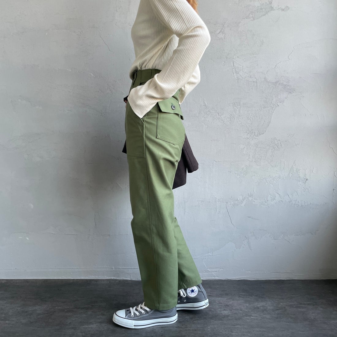THE SHINZONE [ザ シンゾーン] ベイカーパンツ [15AMSPA18] 62 KHAKI &&モデル身長：156cm 着用サイズ：36&&