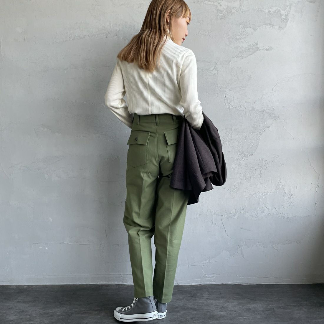 THE SHINZONE [ザ シンゾーン] ベイカーパンツ [15AMSPA18] 62 KHAKI&&モデル身長：156cm 着用サイズ：PO&&