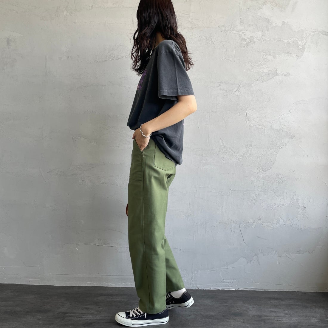 THE SHINZONE [ザ シンゾーン] ベイカーパンツ [15AMSPA18] 62 KHAKI &&モデル身長：160cm 着用サイズ：34&&