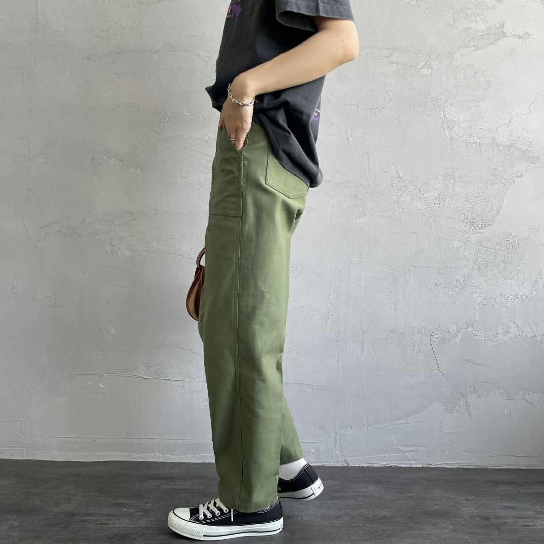 THE SHINZONE [ザ シンゾーン] ベイカーパンツ [15AMSPA18] 62 KHAKI &&モデル身長：160cm 着用サイズ：34&&