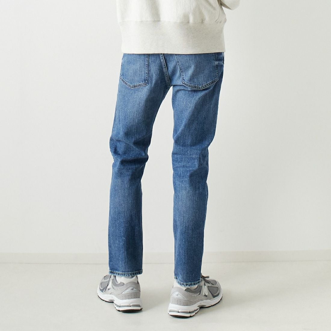 RED CARD TOKYO [レッドカード トーキョー] RHYTHM＋スリムテーパードアンクルパンツ [12786801VMD] K-VINT MID &&モデル身長：182cm 着用サイズ：29&&