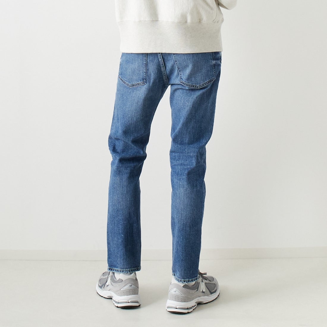 RED CARD TOKYO [レッドカード トーキョー] RHYTHM＋スリムテーパードアンクルパンツ [12786801VMD] K-VINT MID &&モデル身長：182cm 着用サイズ：29&&