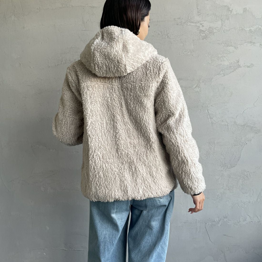 patagonia [パタゴニア] リバーシブル レディ フレディ フーディ [68095] NENA&&モデル身長：163cm 着用サイズ：KID-XL&&