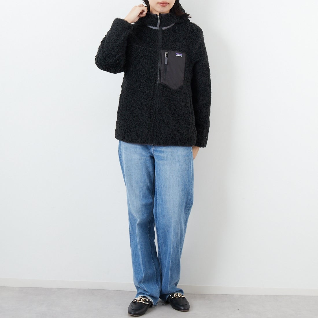 patagonia [パタゴニア] リバーシブル レディ フレディ フーディ [68095] INBK&&モデル身長：162cm 着用サイズ：KID-XL&&