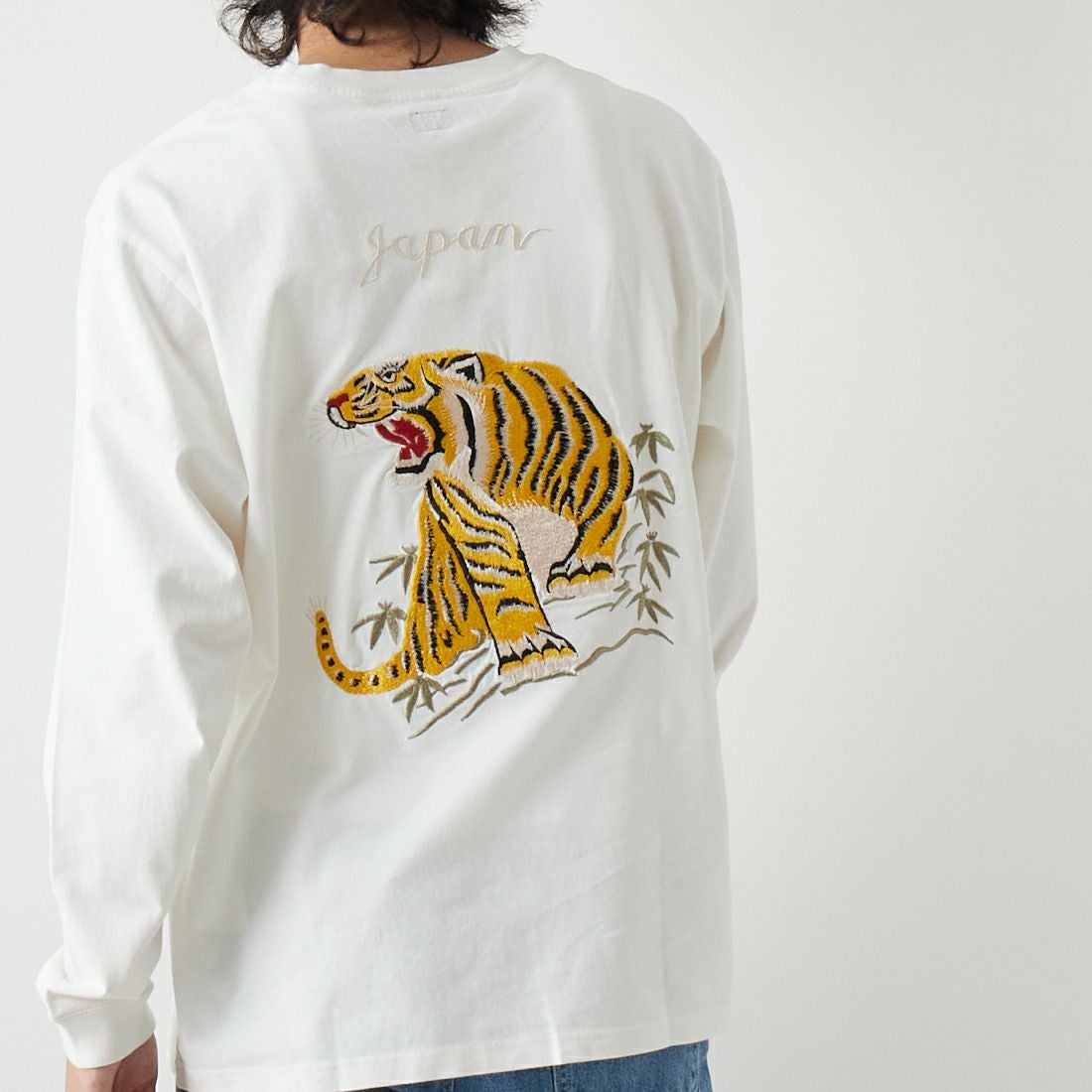 TAILOR TOYO [テーラートウヨウ] ロングスリーブTシャツTIGER [TT69298] 101 WHITE &&モデル身長：182cm 着用サイズ：XL&&