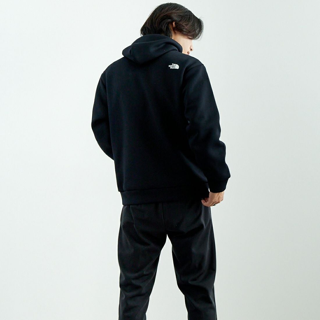 THE NORTH FACE [ザ ノースフェイス] テックエアースウェットワイドフーディ [NT62385] K ﾌﾞﾗｯｸ &&モデル身長：179cm 着用サイズ：L&&