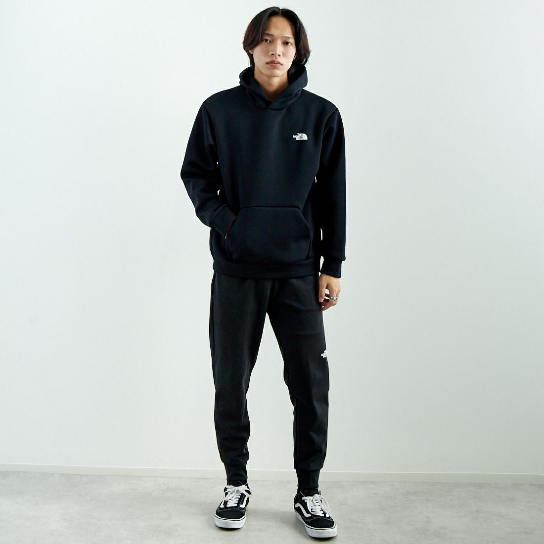 THE NORTH FACE [ザ ノースフェイス] テックエアースウェットワイドフーディ [NT62385] K ﾌﾞﾗｯｸ &&モデル身長：179cm 着用サイズ：L&&