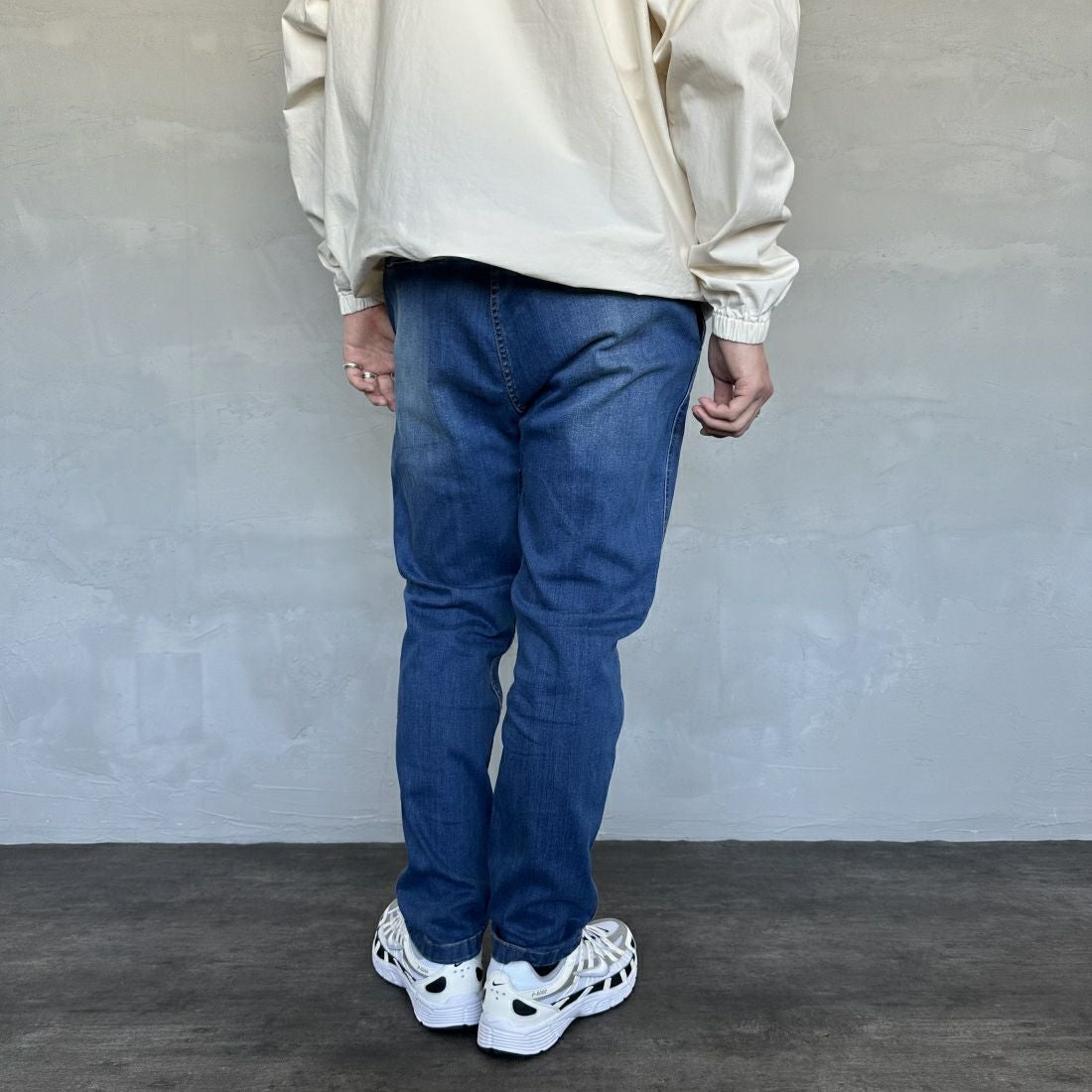 GRAMiCCi [グラミチ] ストレッチデニムNNパンツ タイトクロップド [G113-OGSD] DARK USED &&モデル身長：173cm 着用サイズ：L&&