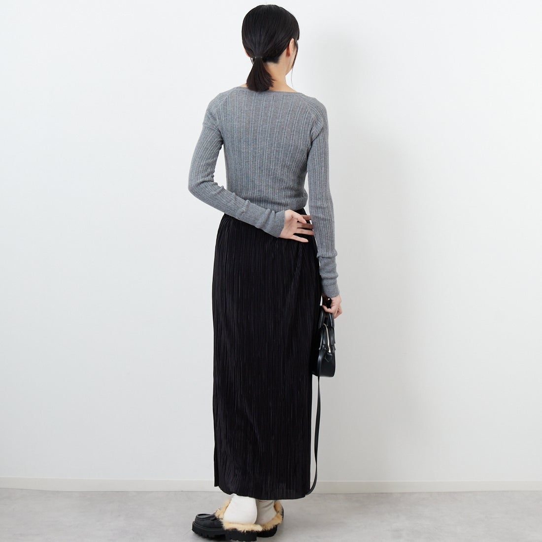 tumugu: [ツムグ] Uネック ランダムリブニット [TK9407A] 86 STEAL G &&モデル身長：162cm 着用サイズ：F&&