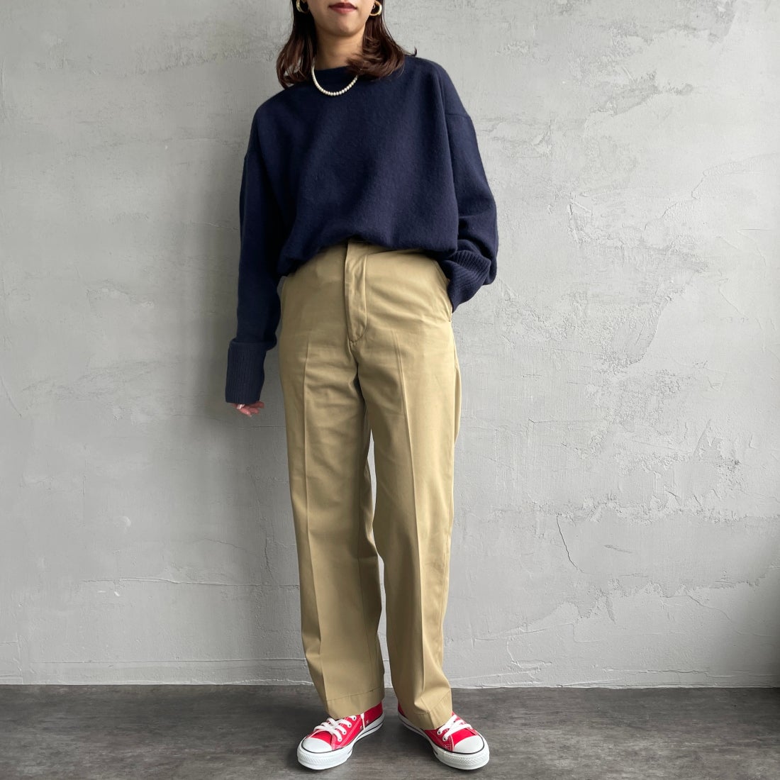 THE SHINZONE [ザ シンゾーン] ウォッシュド ハイウエストチノパン [23MMSPA07] 41 BEIGE&&モデル身長：163cm 着用サイズ：32&&