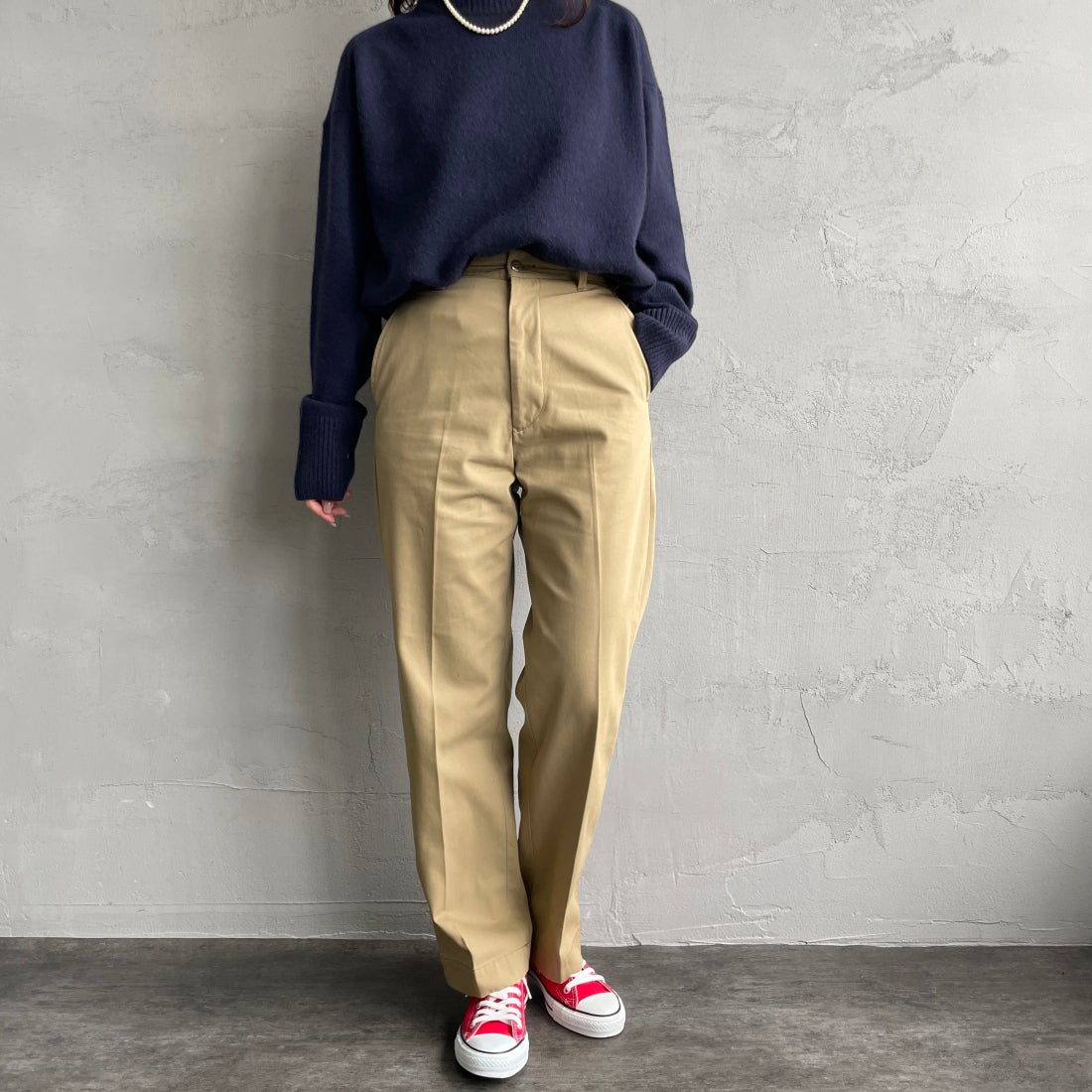 THE SHINZONE [ザ シンゾーン] ウォッシュド ハイウエストチノパン [23MMSPA07] 41 BEIGE&&モデル身長：163cm 着用サイズ：32&&