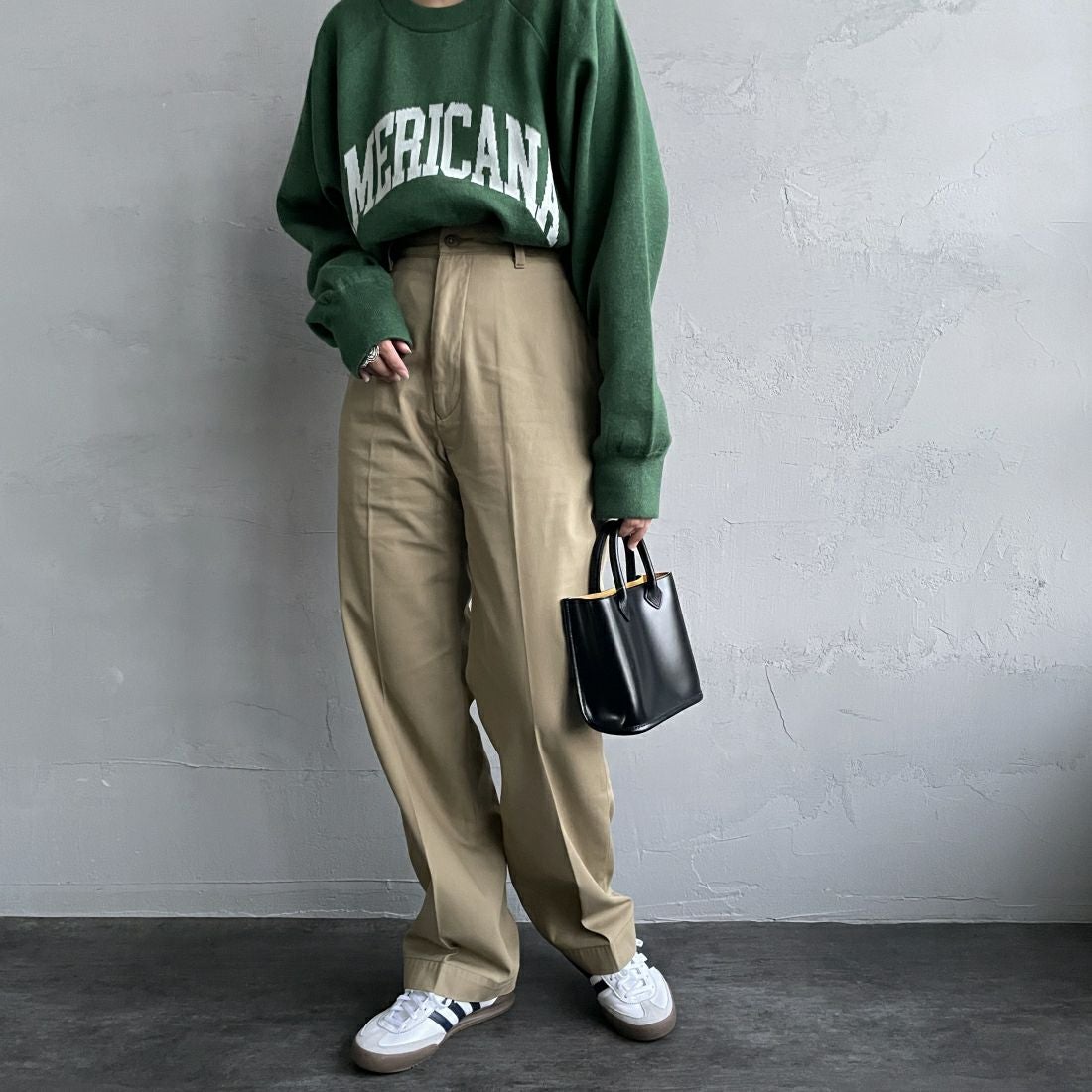 THE SHINZONE [ザ シンゾーン] ウォッシュド ハイウエストチノパン [23MMSPA07] 41 BEIGE&&モデル身長：156cm 着用サイズ：34&&