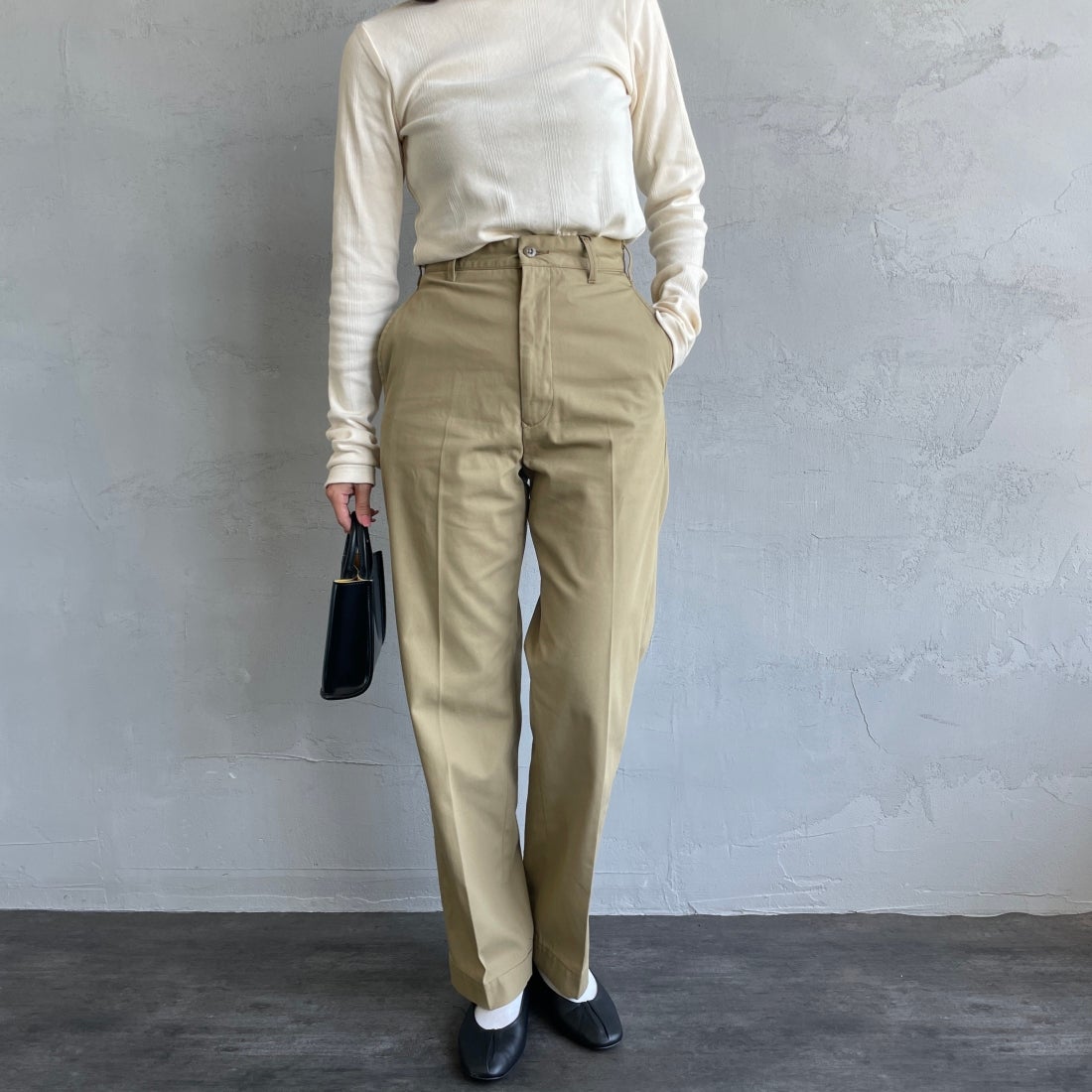 THE SHINZONE [ザ シンゾーン] ウォッシュド ハイウエストチノパン [23MMSPA07] 41 BEIGE&&モデル身長：163cm 着用サイズ：34&&