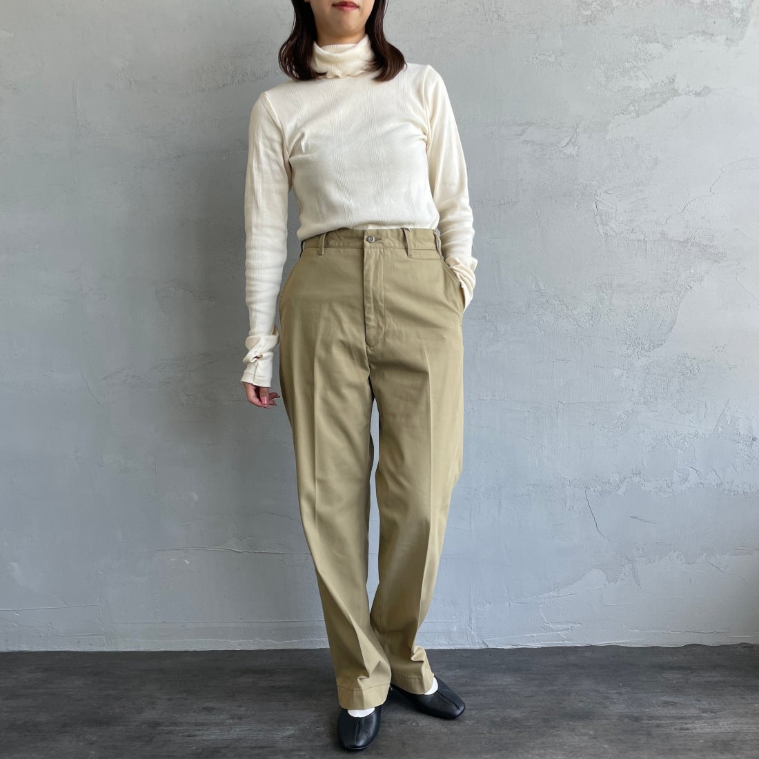 THE SHINZONE [ザ シンゾーン] ウォッシュド ハイウエストチノパン [23MMSPA07] 41 BEIGE&&モデル身長：163cm 着用サイズ：36&&