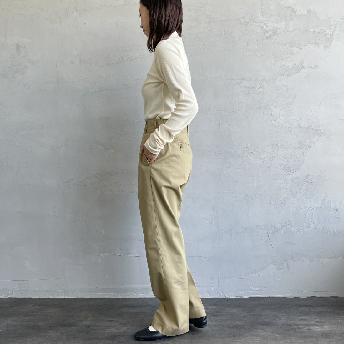 THE SHINZONE [ザ シンゾーン] ウォッシュド ハイウエストチノパン [23MMSPA07] 41 BEIGE&&モデル身長：163cm 着用サイズ：36&&