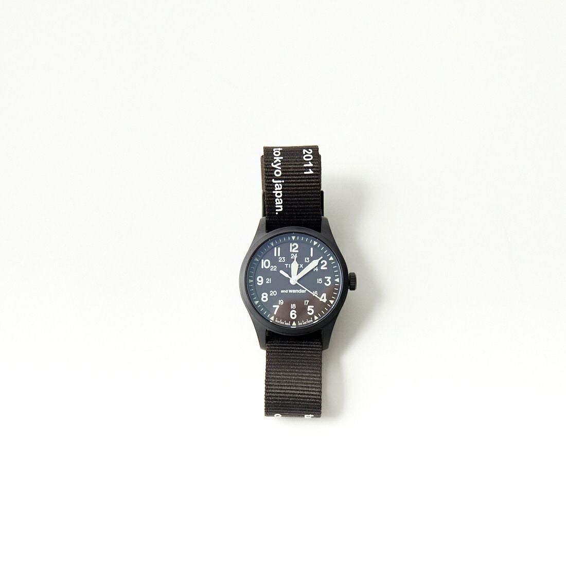 and wander [アンドワンダー] TIMEX × and wander エクスペディションノース フィールドポストソーラー [5743287104]