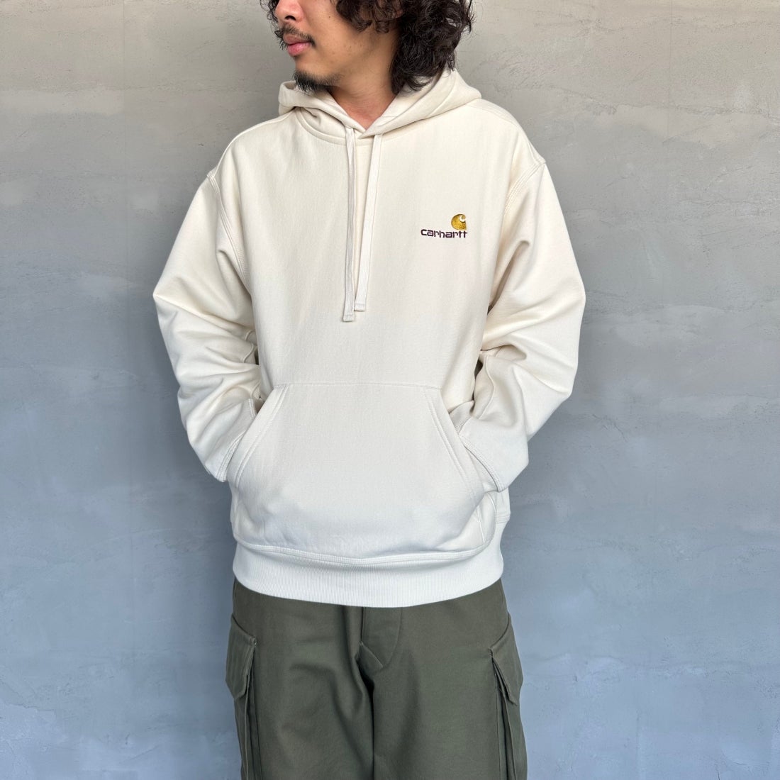 carhartt WIP [カーハートダブリューアイピー] フーデッドアメリカンスクリプトスウェットシャツ [I028279] NATURAL&&モデル身長：173cm 着用サイズ：M&&