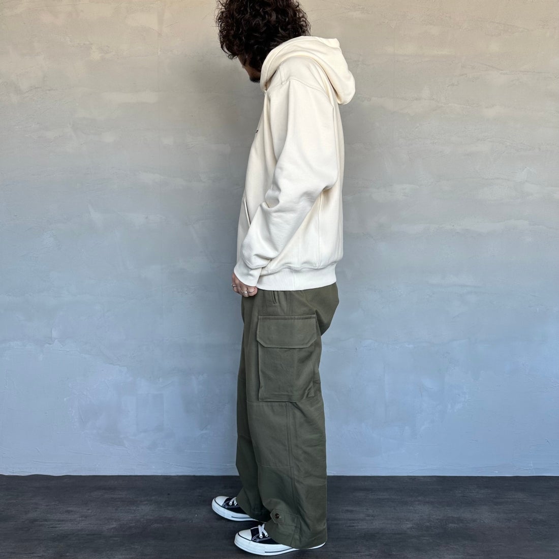 carhartt WIP [カーハートダブリューアイピー] フーデッドアメリカンスクリプトスウェットシャツ [I028279] NATURAL&&モデル身長：173cm 着用サイズ：M&&