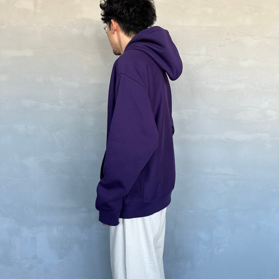 carhartt WIP [カーハートダブリューアイピー] フーデッドアメリカンスクリプトスウェットシャツ [I028279] CASSIS&&モデル身長：168cm 着用サイズ：L&&