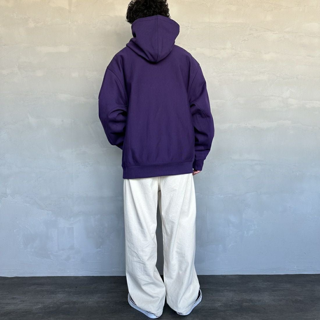carhartt WIP [カーハートダブリューアイピー] フーデッドアメリカンスクリプトスウェットシャツ [I028279] CASSIS&&モデル身長：168cm 着用サイズ：L&&