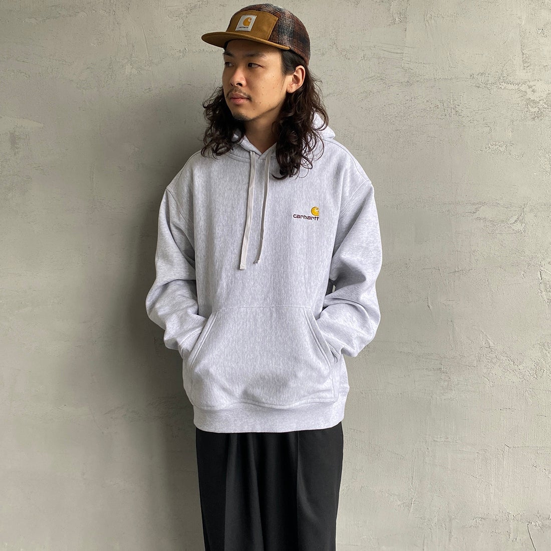 carhartt WIP [カーハートダブリューアイピー] フーデッドアメリカンスクリプトスウェットシャツ [I028279] ASH HEATHE&&モデル身長：173cm 着用サイズ：XL&&