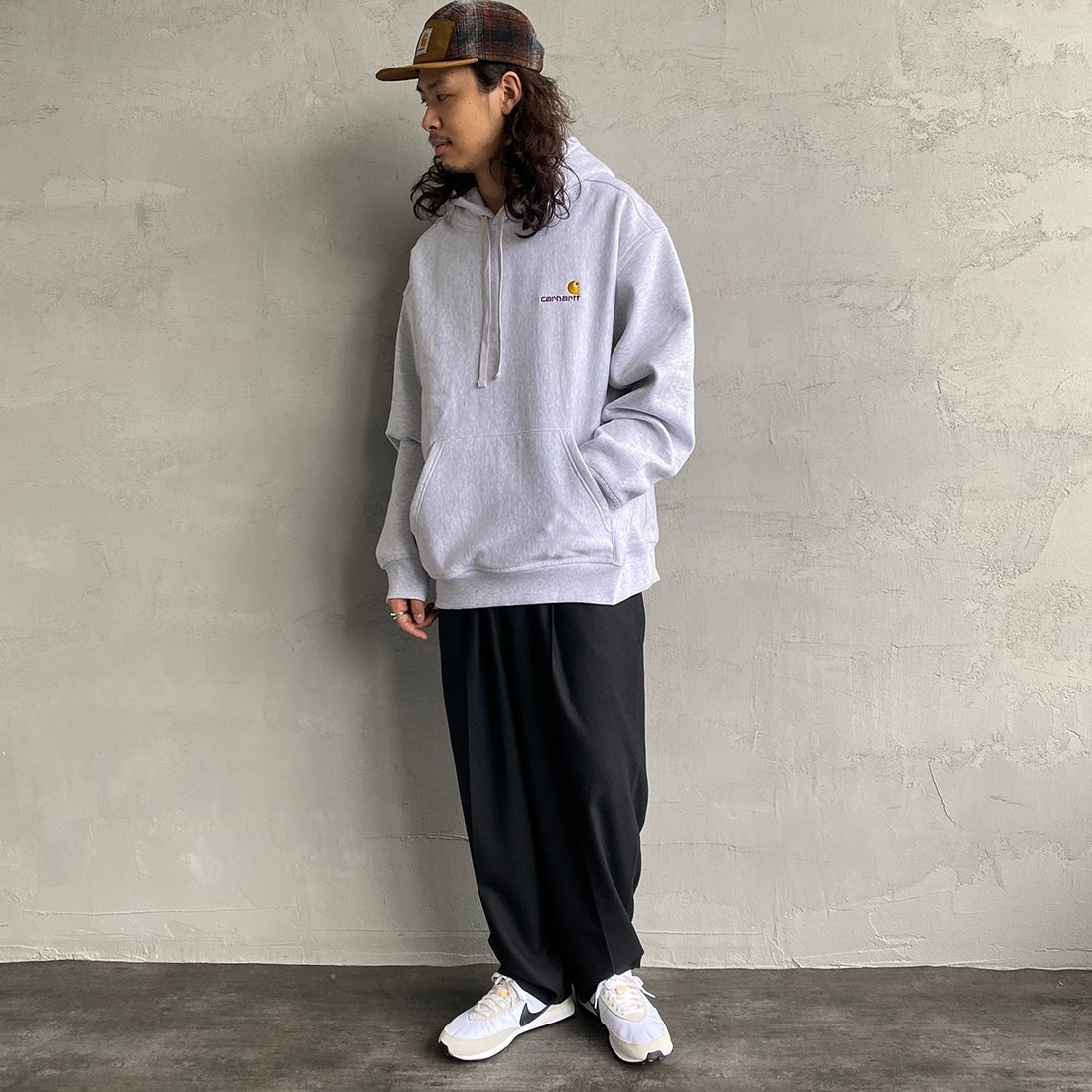 carhartt WIP [カーハートダブリューアイピー] フーデッドアメリカンスクリプトスウェットシャツ [I028279] ASH HEATHE&&モデル身長：173cm 着用サイズ：XL&&