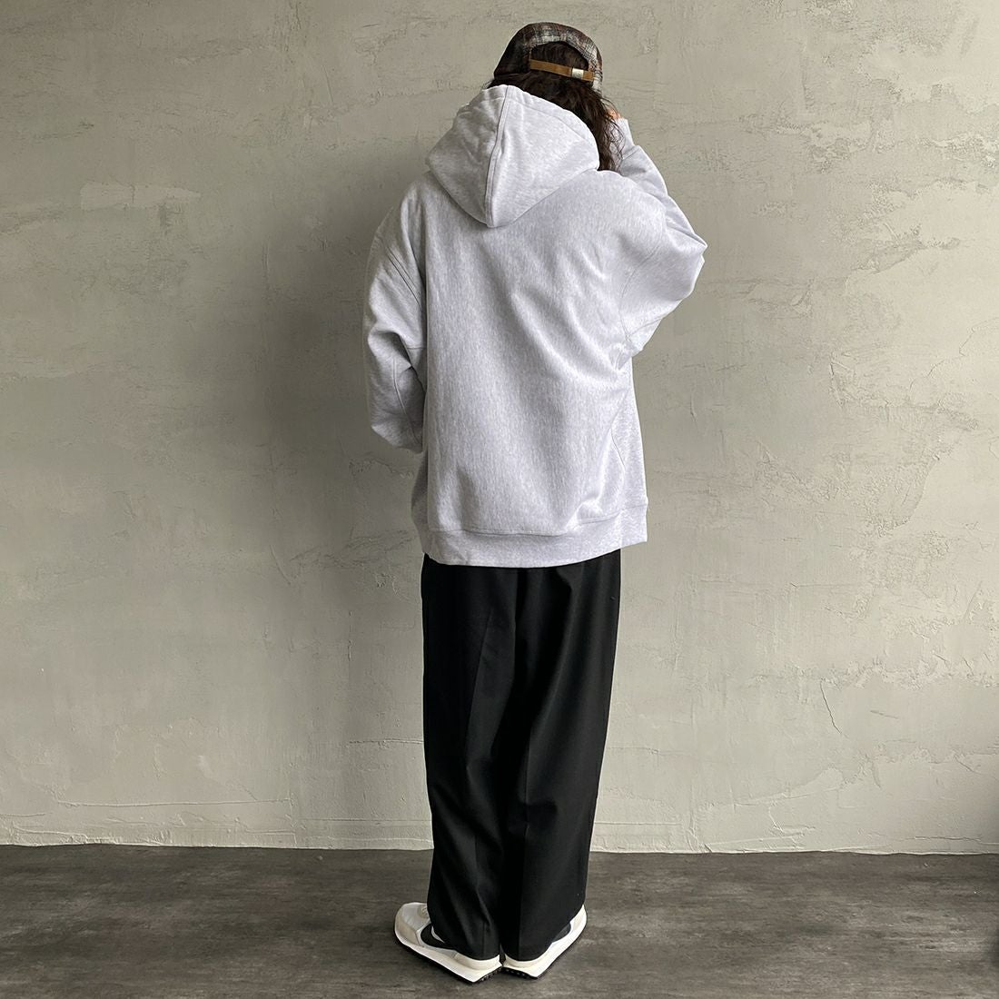 carhartt WIP [カーハートダブリューアイピー] フーデッドアメリカンスクリプトスウェットシャツ [I028279] ASH HEATHE&&モデル身長：173cm 着用サイズ：XL&&