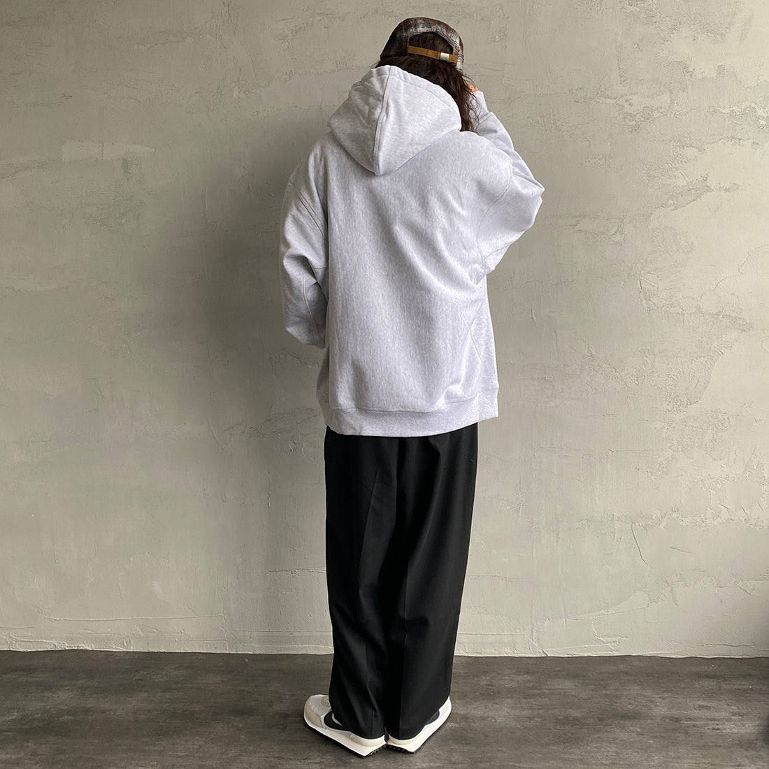 carhartt WIP [カーハートダブリューアイピー] フーデッドアメリカンスクリプトスウェットシャツ [I028279] ASH HEATHE&&モデル身長：173cm 着用サイズ：XL&&