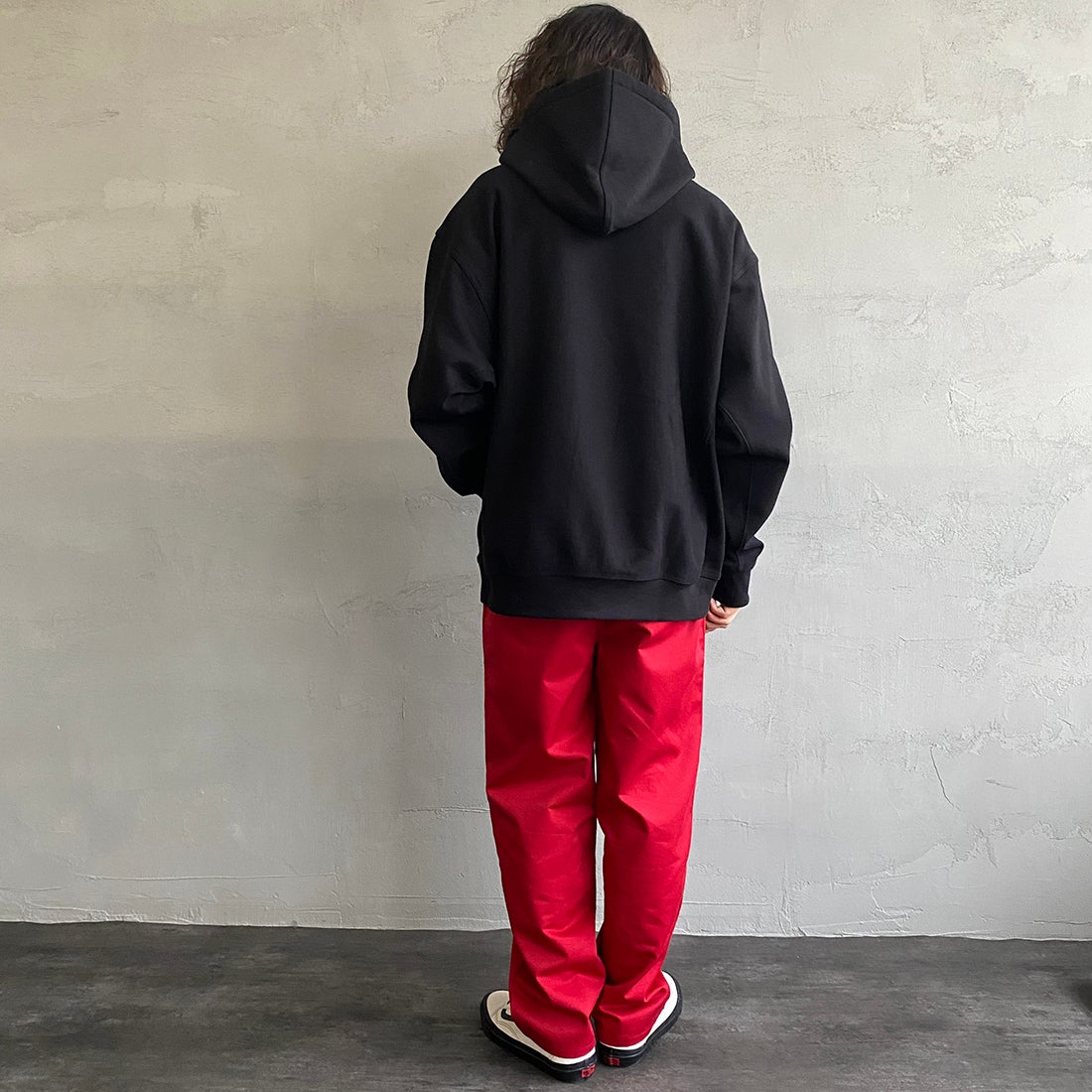 carhartt WIP [カーハートダブリューアイピー] フーデッドアメリカンスクリプトスウェットシャツ [I028279] BLACK&&モデル身長：173cm 着用サイズ：XL&&