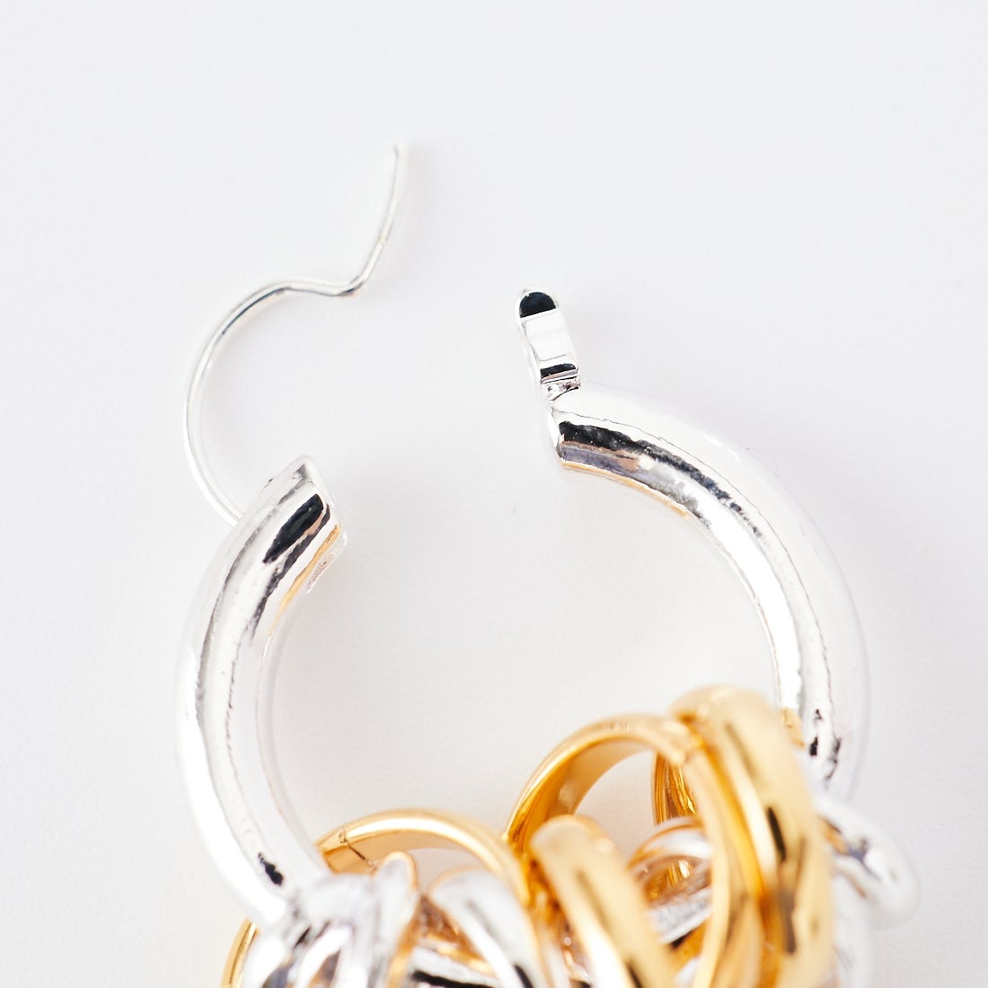 LAPUIS [ラピュイ] Coil Aroundピアス [214-220126] MULTI