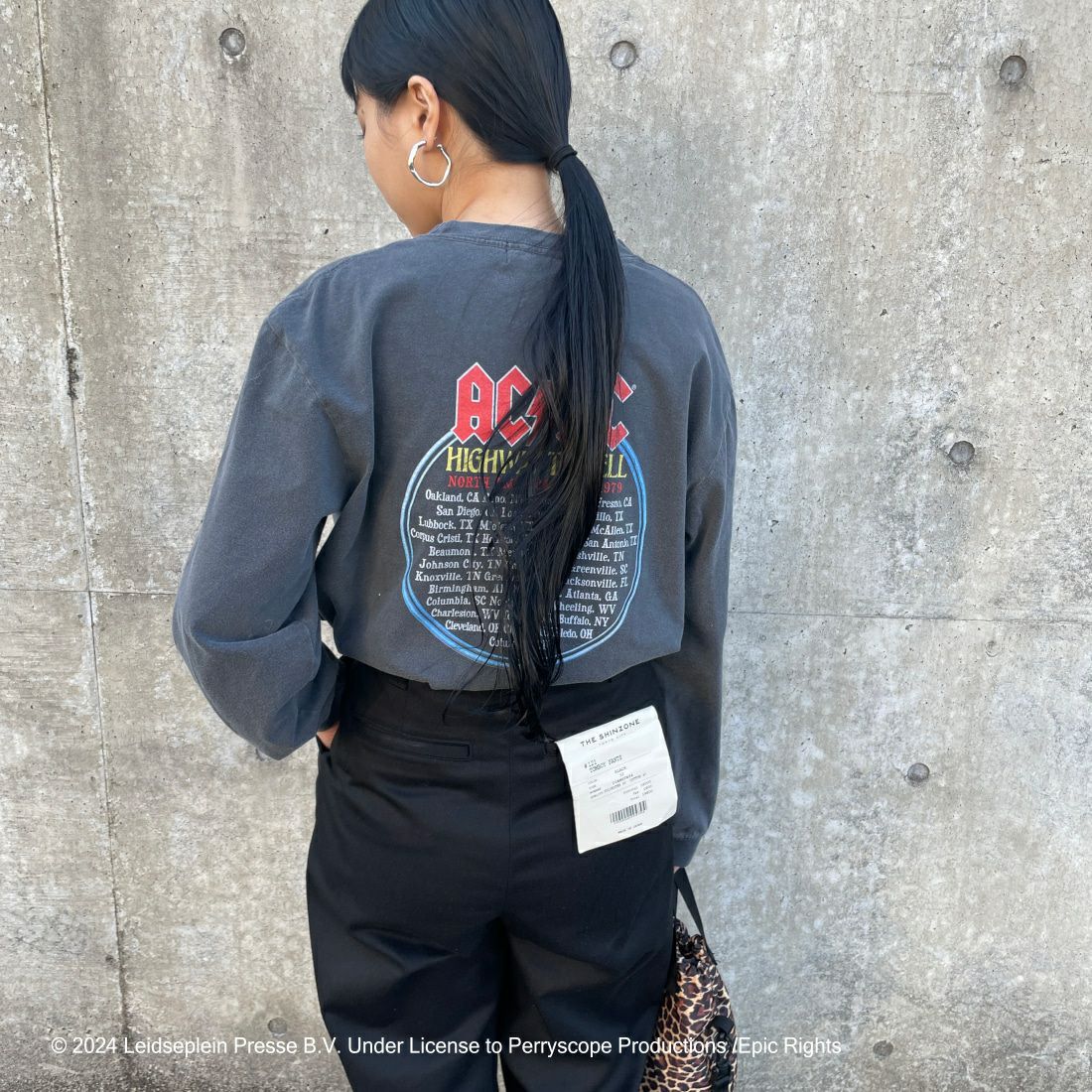 GOOD ROCK SPEED [グッドロックスピード] 別注 AC/DC ロゴプリントロングスリーブTシャツ [INTN-001-JF] BLACK &&モデル身長：156cm 着用サイズ：S&&