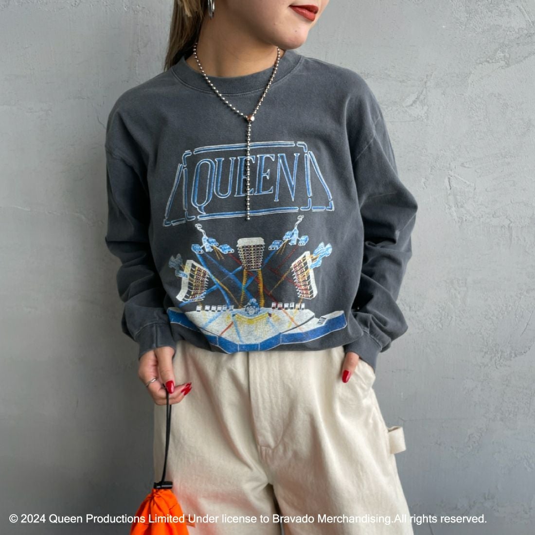 GOOD ROCK SPEED [グッドロックスピード] 別注 QUEEN ロゴプリントロングスリーブTシャツ [INTN-003-JF] BLACK&&モデル身長：156cm　着用サイズ：S&&