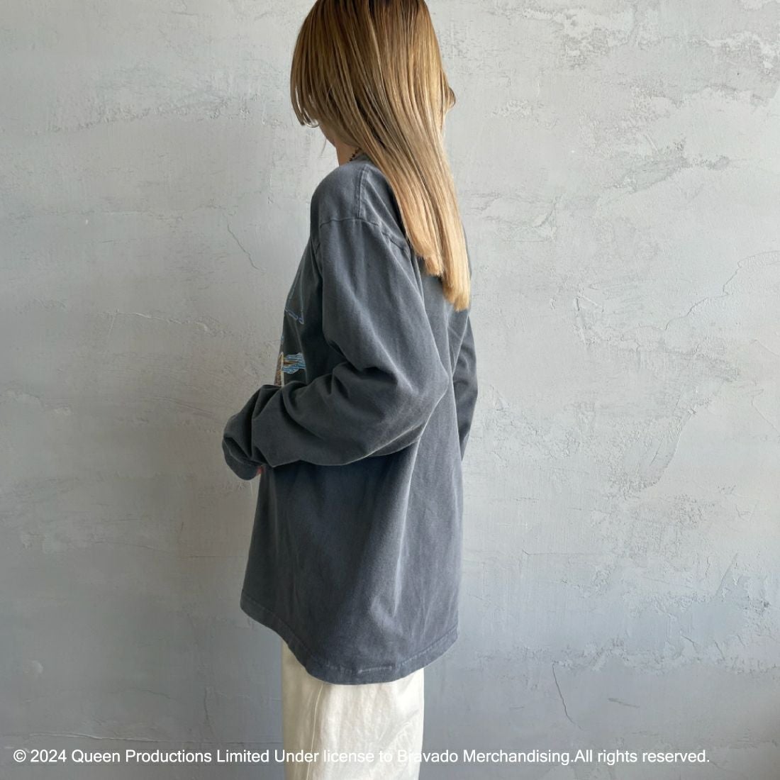 GOOD ROCK SPEED [グッドロックスピード] 別注 QUEEN ロゴプリントロングスリーブTシャツ [INTN-003-JF] BLACK&&モデル身長：156cm　着用サイズ：S&&