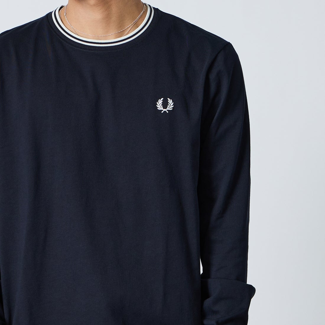 FRED PERRY [フレッドペリー] ティップライン ワンポイント刺繍Tシャツ [M9602] 795 NAVY