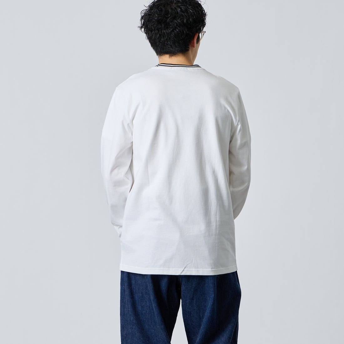 FRED PERRY [フレッドペリー] ティップライン ワンポイント刺繍Tシャツ [M9602] 100 WHITE &&モデル身長：168cm 着用サイズ：M&&