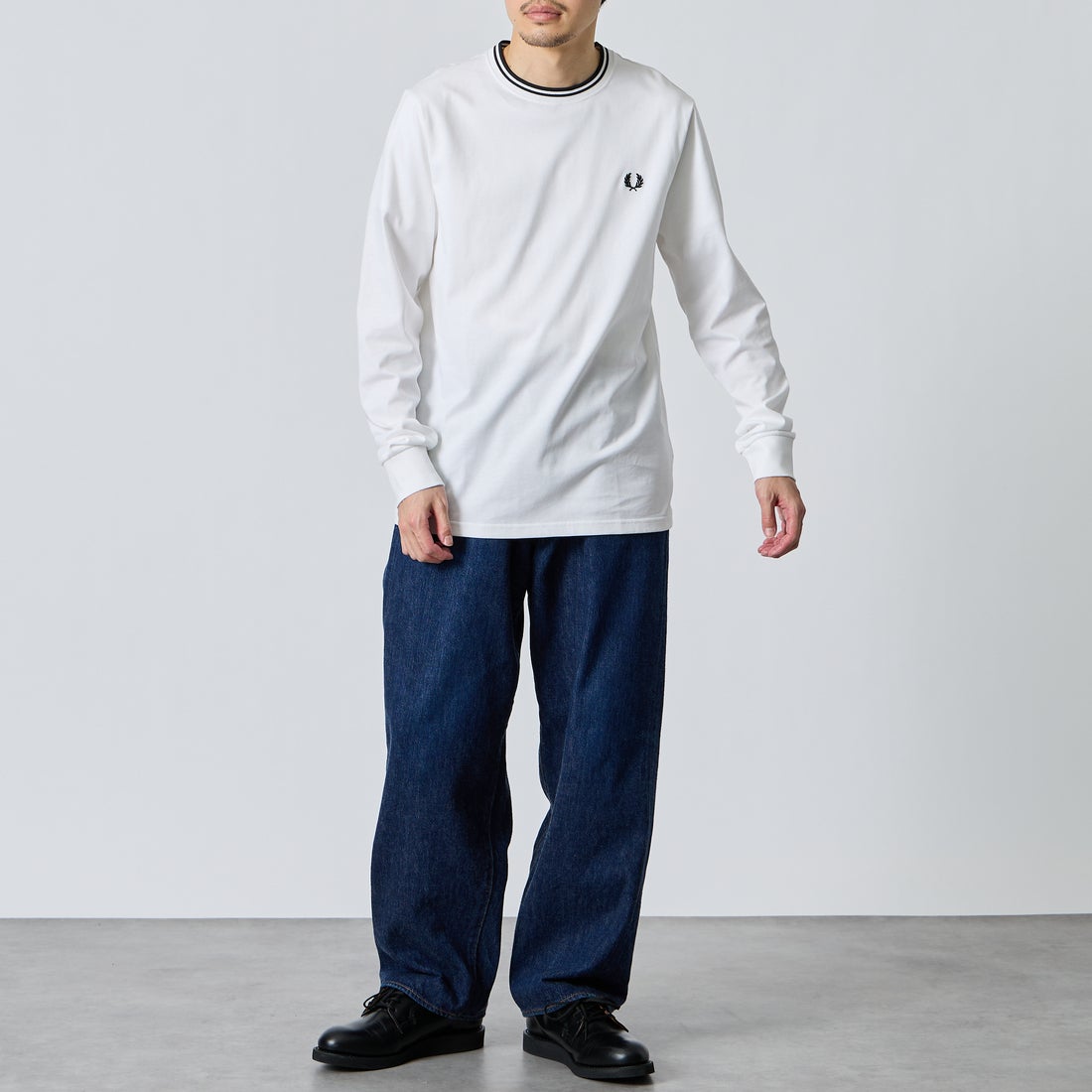 FRED PERRY [フレッドペリー] ティップライン ワンポイント刺繍Tシャツ [M9602] 100 WHITE &&モデル身長：168cm 着用サイズ：M&&