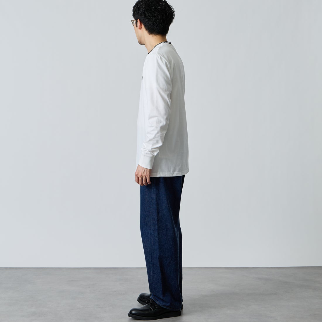 FRED PERRY [フレッドペリー] ティップライン ワンポイント刺繍Tシャツ [M9602] 100 WHITE &&モデル身長：168cm 着用サイズ：M&&