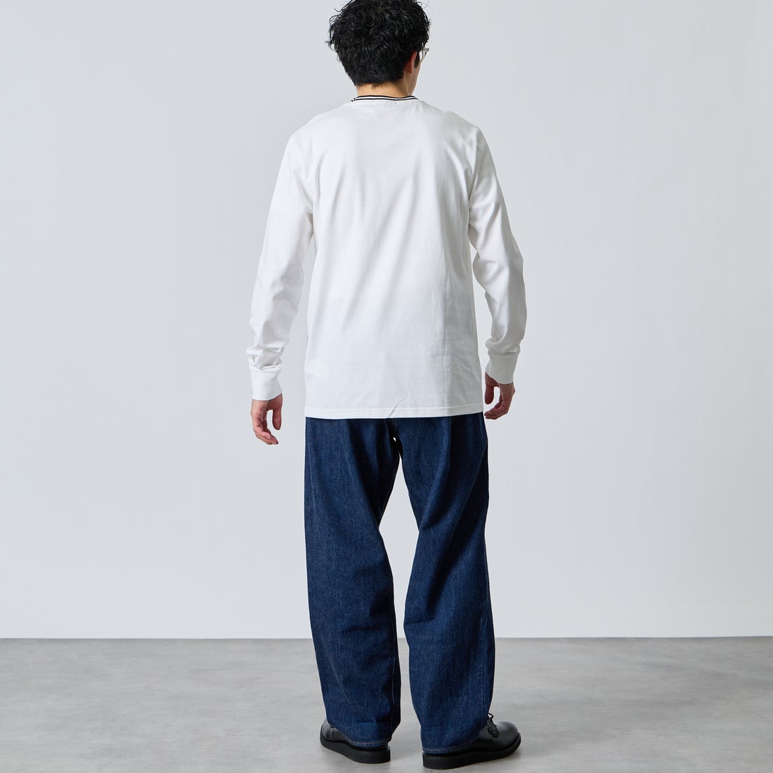 FRED PERRY [フレッドペリー] ティップライン ワンポイント刺繍Tシャツ [M9602] 100 WHITE &&モデル身長：168cm 着用サイズ：M&&