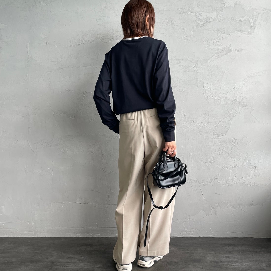 FRED PERRY [フレッドペリー] ティップライン ワンポイント刺繍Tシャツ [M9602] 795 NAVY &&モデル身長：159cm 着用サイズ：S&&