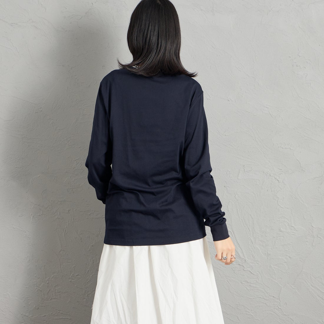 FRED PERRY [フレッドペリー] ティップライン ワンポイント刺繍Tシャツ [M9602] 795 NAVY &&モデル身長：162cm 着用サイズ：S&&
