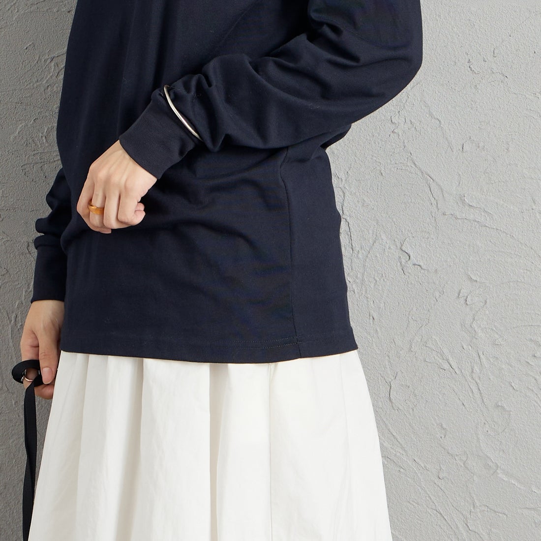 FRED PERRY [フレッドペリー] ティップライン ワンポイント刺繍Tシャツ [M9602] 795 NAVY &&モデル身長：162cm 着用サイズ：S&&