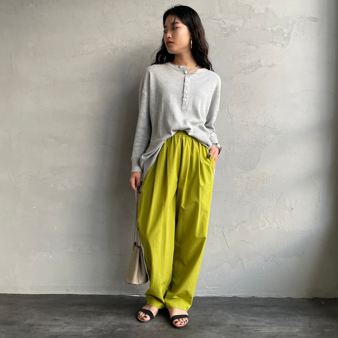 Jeans Factory Clothes [ジーンズファクトリークローズ] 7DAYSナイロンイージーパンツ [IN11-PT-5] ﾋﾟｽﾀﾁｵ &&モデル身長：162cm 着用サイズ：F&&